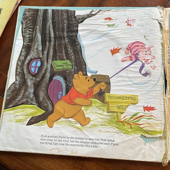 Walt Disney presents Winnie the Pooh and the Blustery Day album LP w/ storybook - Picture 5 of 16
